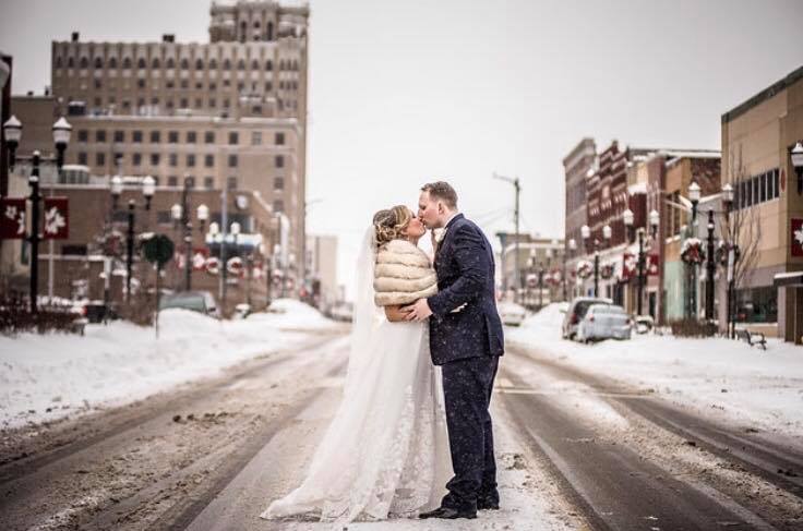 Winter Weddings in Michigan.