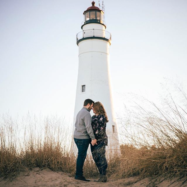 Fort Gratiot Lighthouse michigan engagement photo locations