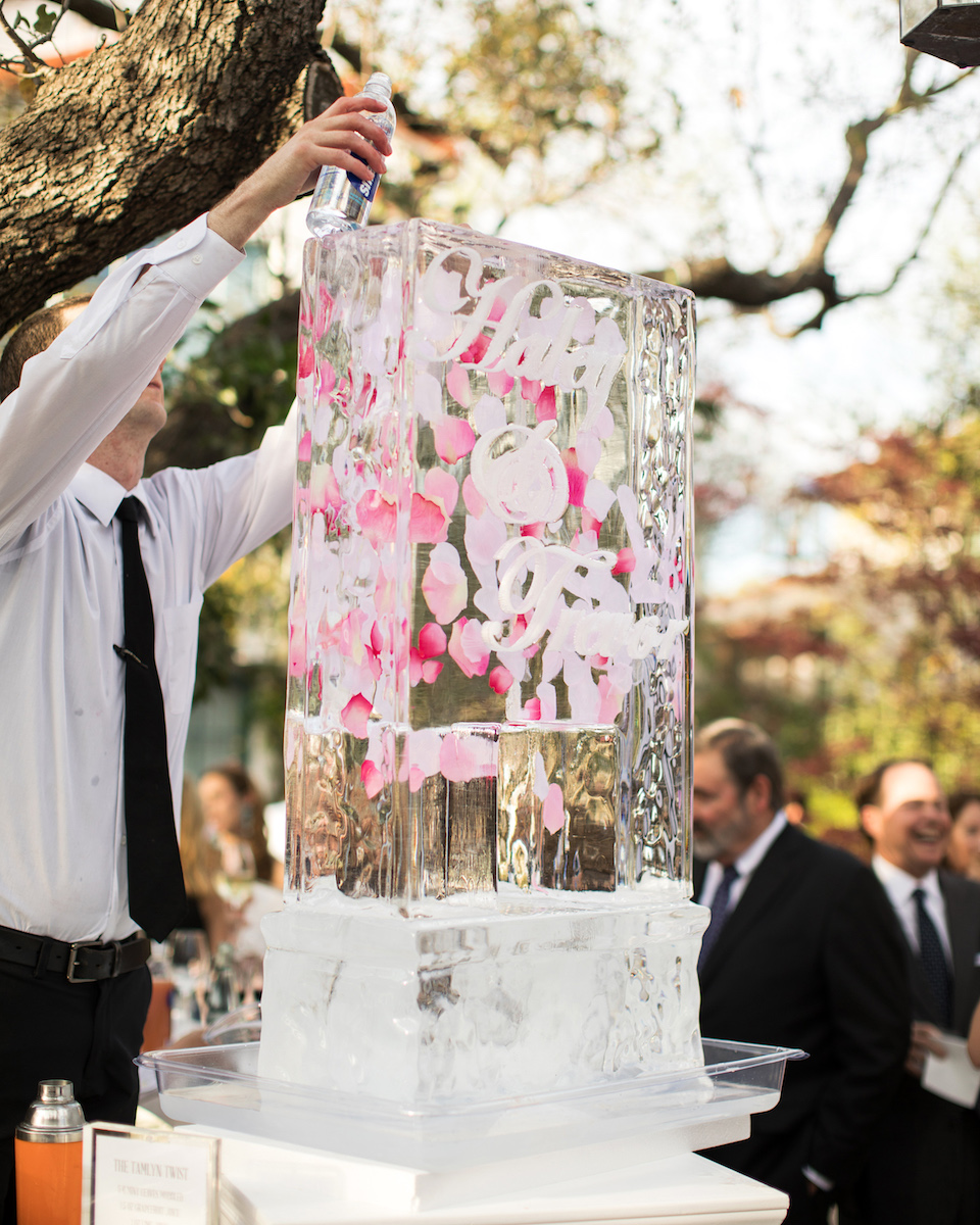 small wedding ice sculpture idea