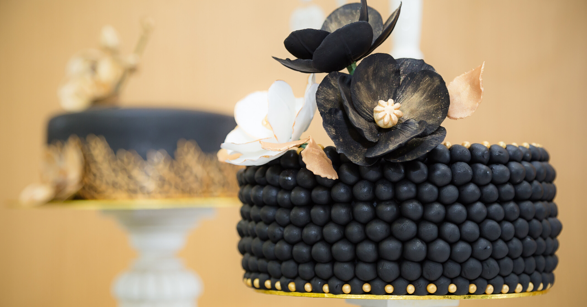 simple black and white wedding cupcakes