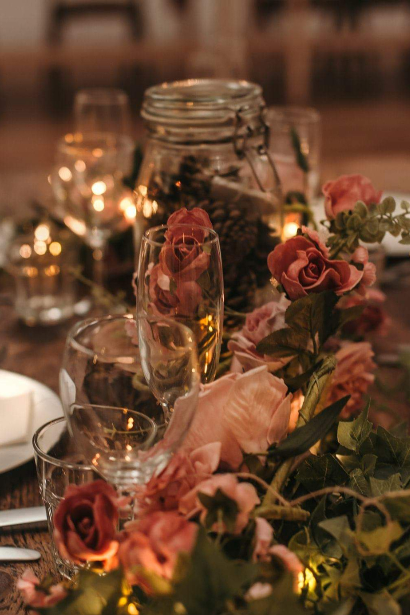 rustic winter decor for wedding table