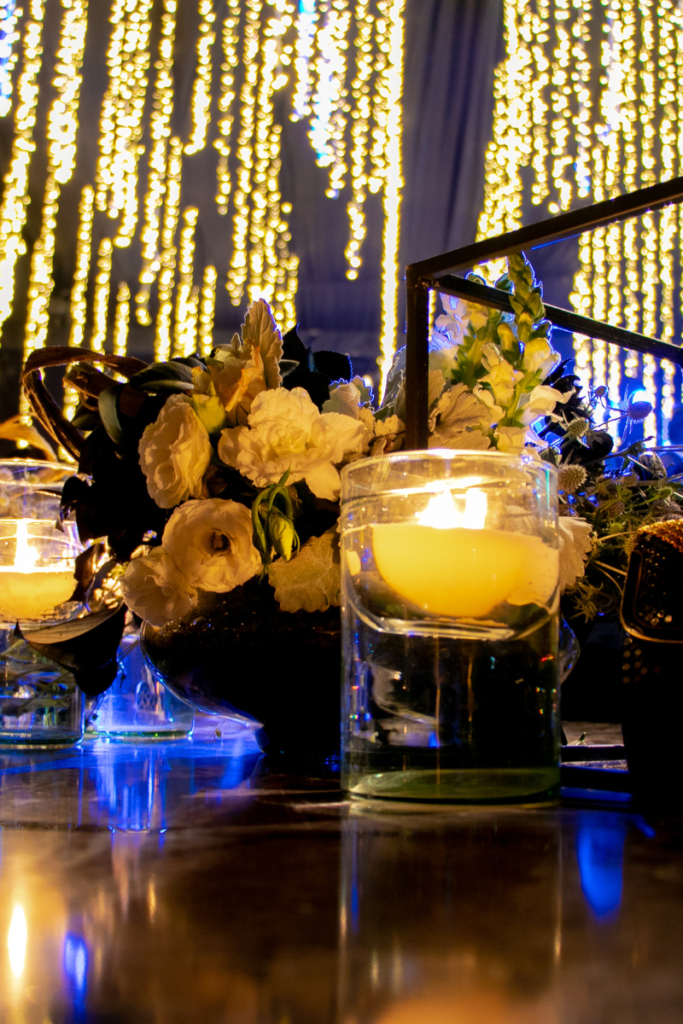 extravagant lighting and table decorations for wedding