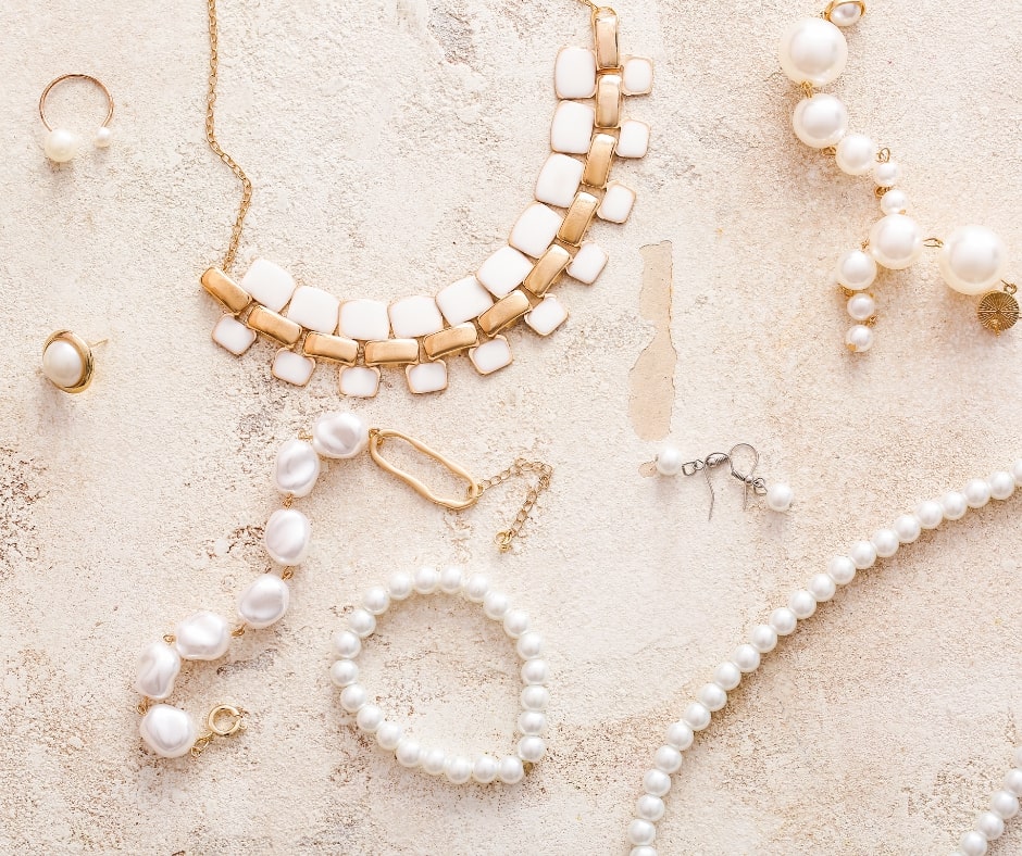 sleek, understated, modern jewery with pearls and gold accents