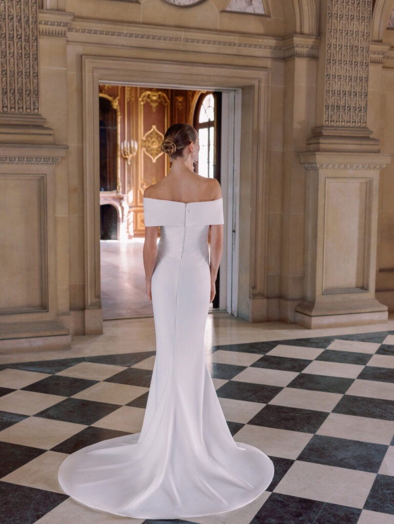 Sareh Nouri Louisa back